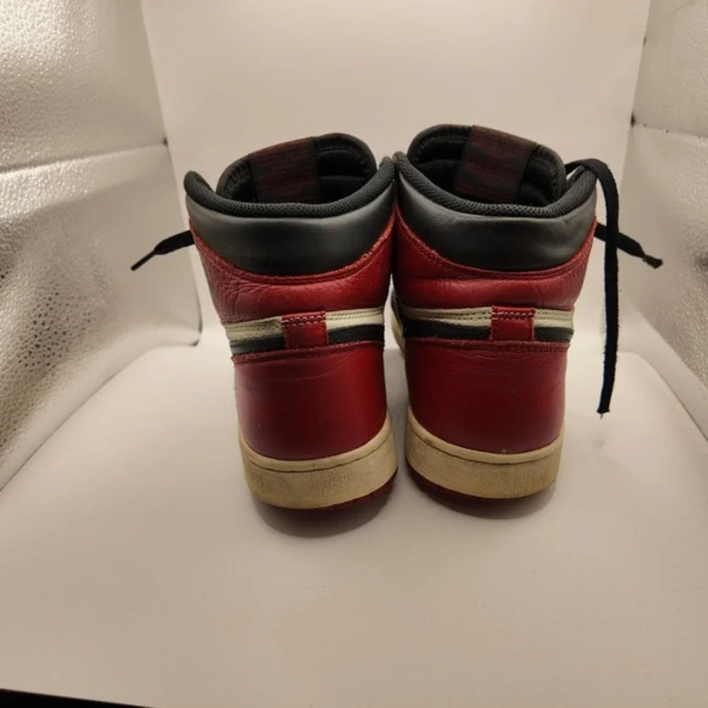 Size 8.5- Jordan 1 Retro OG High Bred Toe Black White Red‎ Leather (555088-610)
